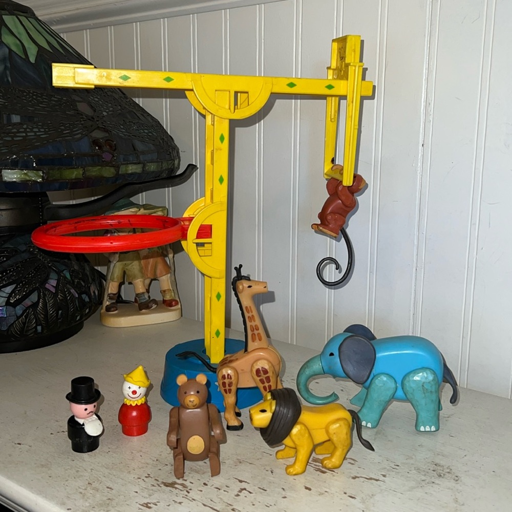 Vintage Fisher Price Little wood people play family circus